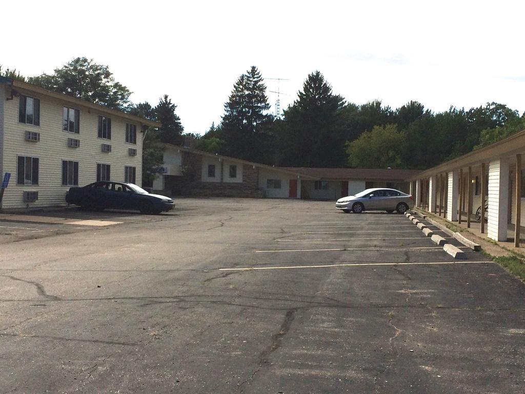 Rapids Inn & Suites Wisconsin Rapids Ngoại thất bức ảnh