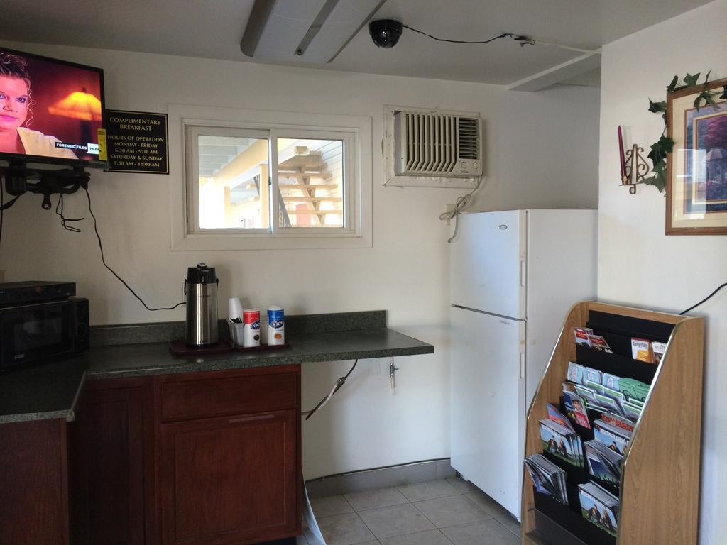 Rapids Inn & Suites Wisconsin Rapids Ngoại thất bức ảnh