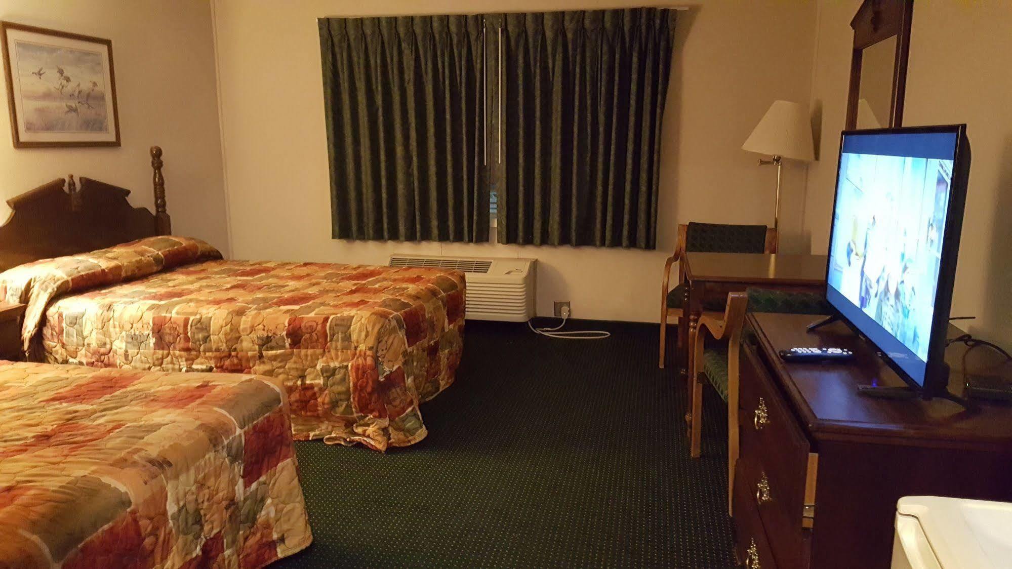 Rapids Inn & Suites Wisconsin Rapids Ngoại thất bức ảnh
